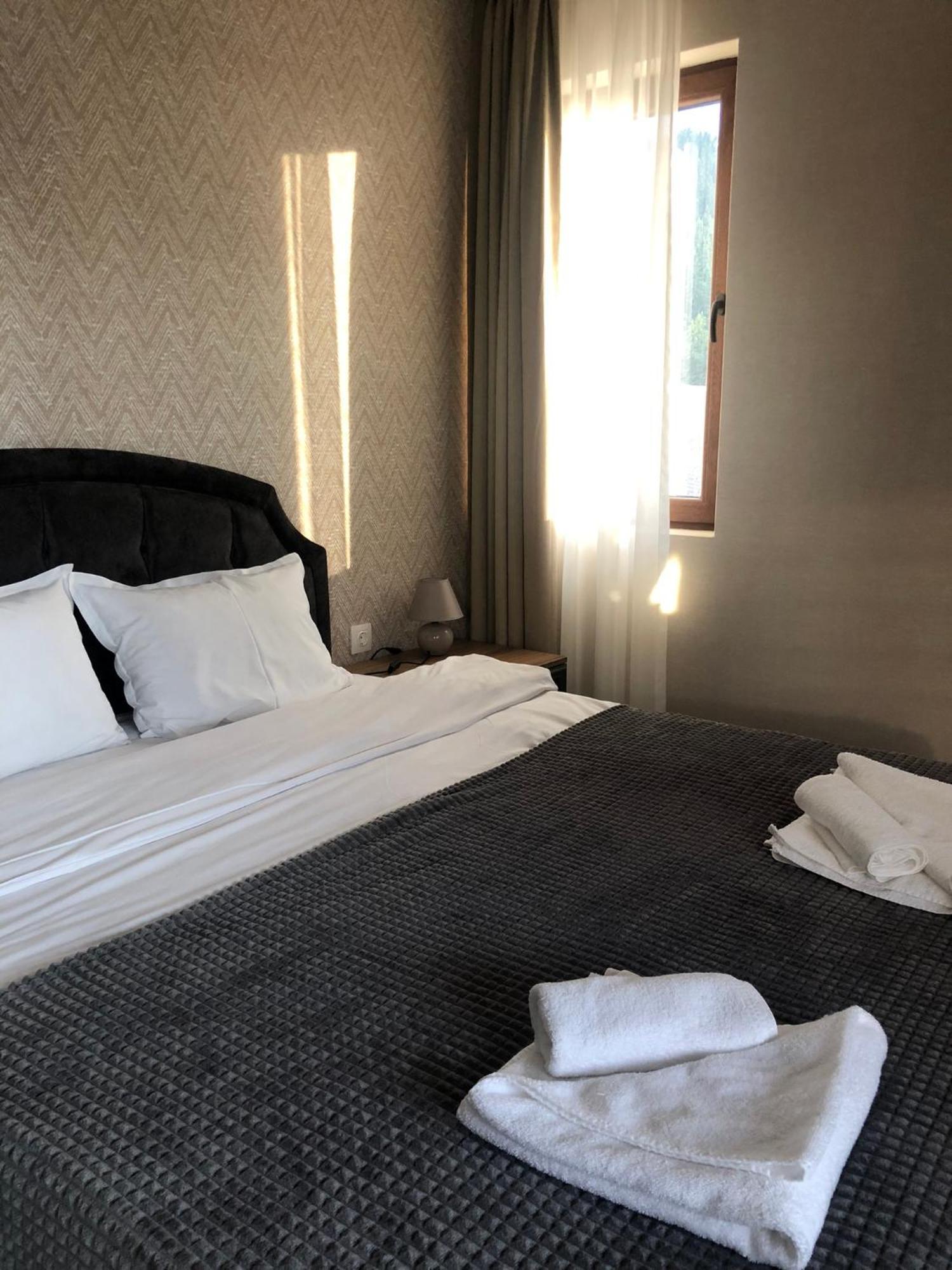 Luxury Aparthotel Studenets Pamporovo Esterno foto